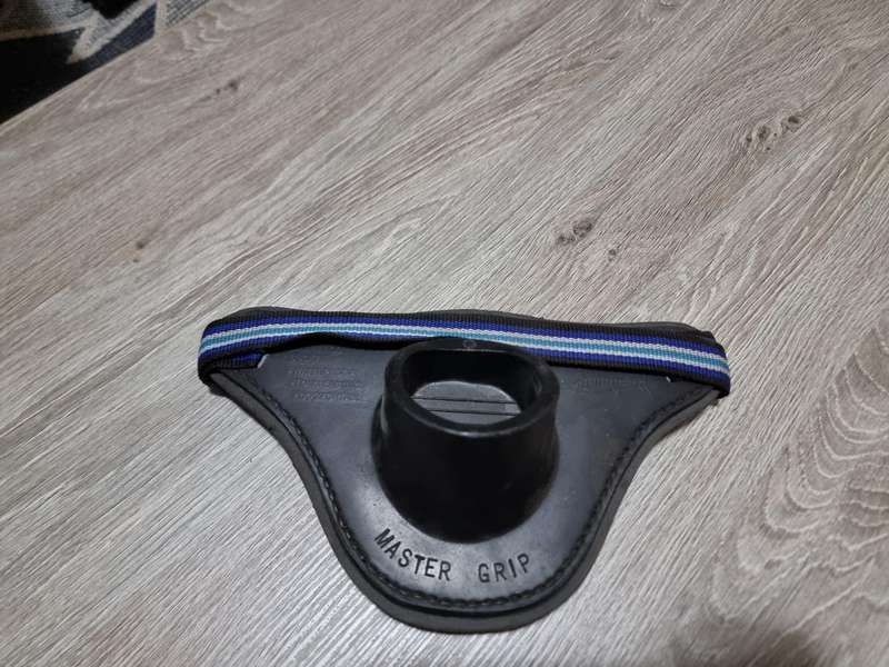 Master Grip Fishing Belt Rod Bucket
