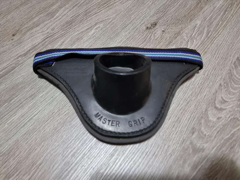 Master Grip Fishing Belt Rod Bucket