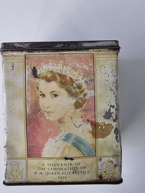 Vintage Queen Elizabeth II Coronation Commemorative Tin 1953