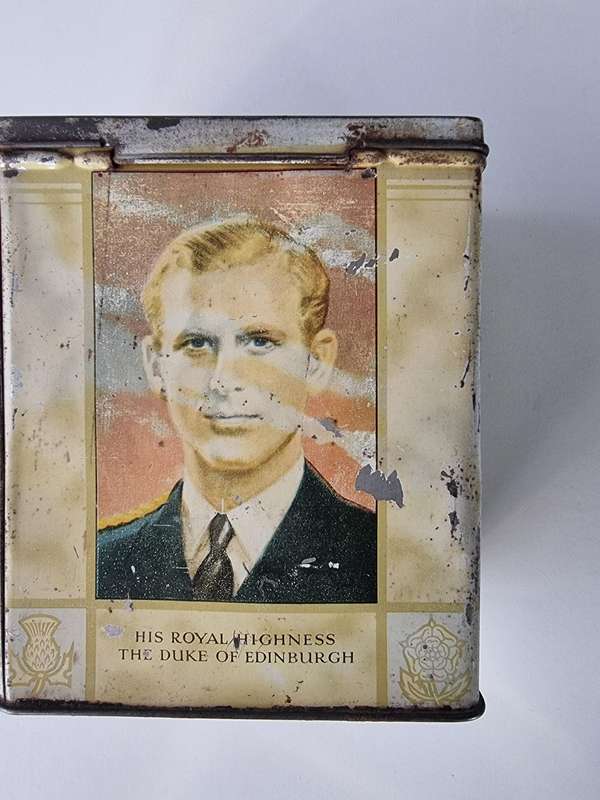 Vintage Queen Elizabeth II Coronation Commemorative Tin 1953