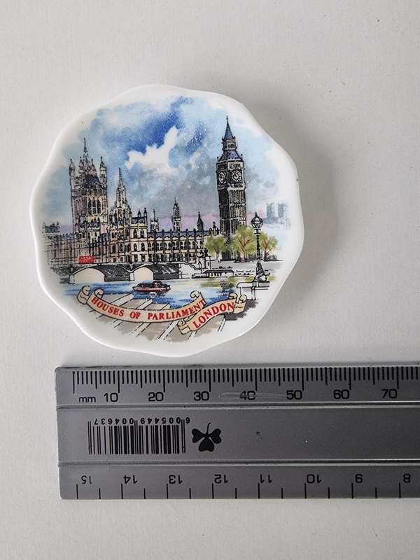 Bone China - 4 Miniature Souvenir Plates Of London Landmarks
