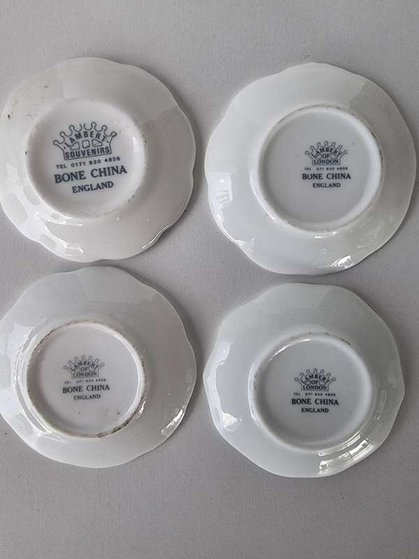 Bone China - 4 Miniature Souvenir Plates Of London Landmarks