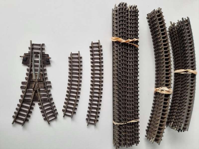 Vintage Tri-Ang HO Scale Train Tracks - 24pcs