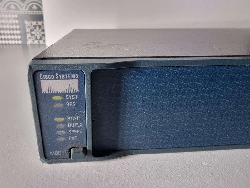 Cisco Catalyst 3560 Series PoE-24 Switch