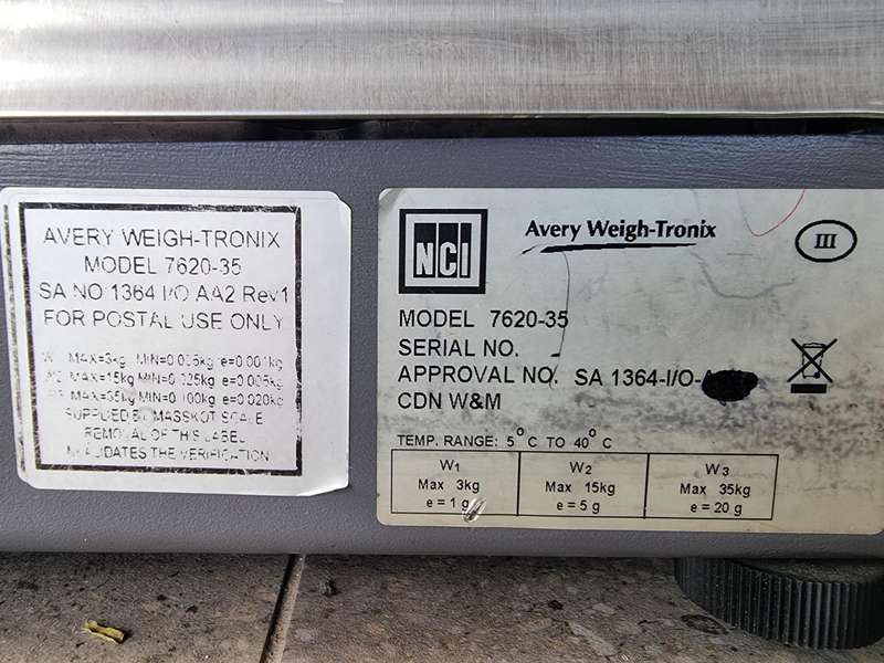 Avery Scale With Display