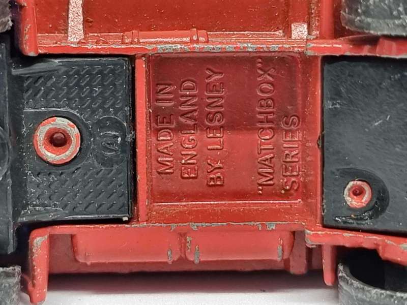 MATCHBOX TP 15 MERCEDES TRUCK & TRAILER