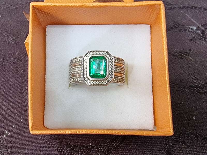 "EMERALD" CZ 925 Sterling Silver Ladies Dress Ring. ( Genuine Silver. )