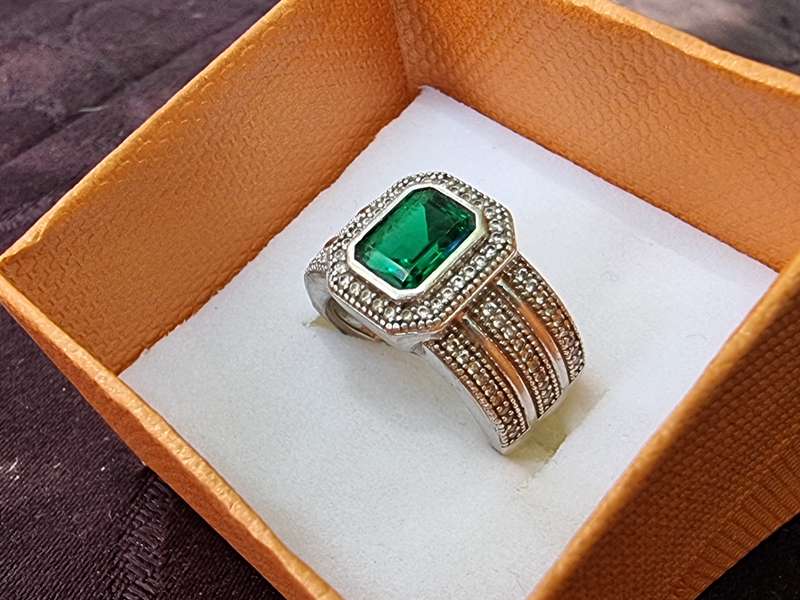 "EMERALD" CZ 925 Sterling Silver Ladies Dress Ring. ( Genuine Silver. )