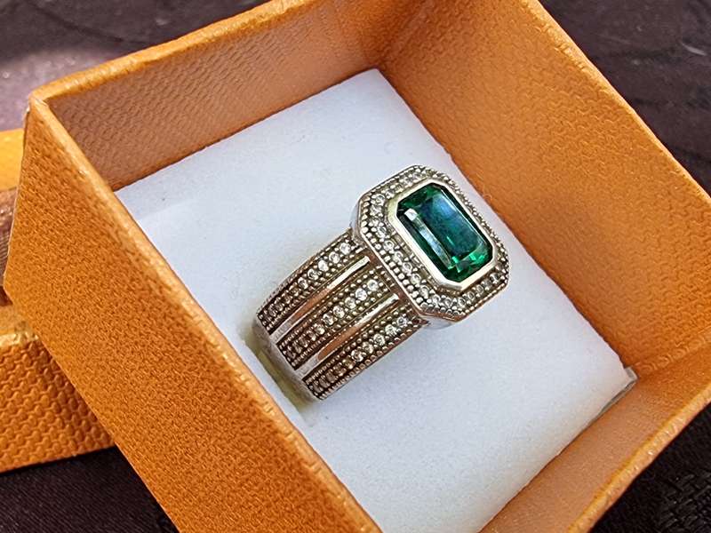 "EMERALD" CZ 925 Sterling Silver Ladies Dress Ring. ( Genuine Silver. )