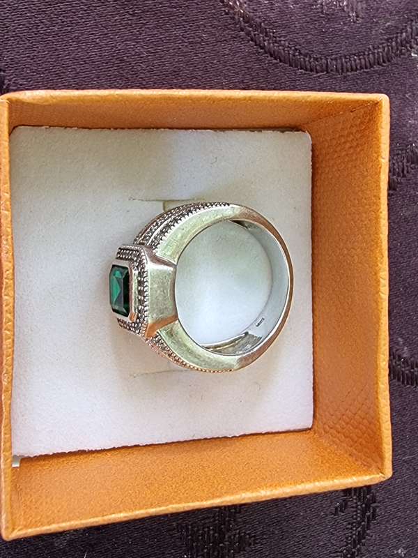 "EMERALD" CZ 925 Sterling Silver Ladies Dress Ring. ( Genuine Silver. )