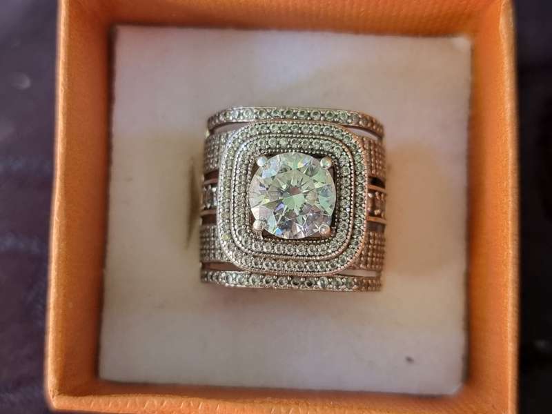 Mordern Design CZ 925 Sterling Silver Ring. ( Genuine Silver. )