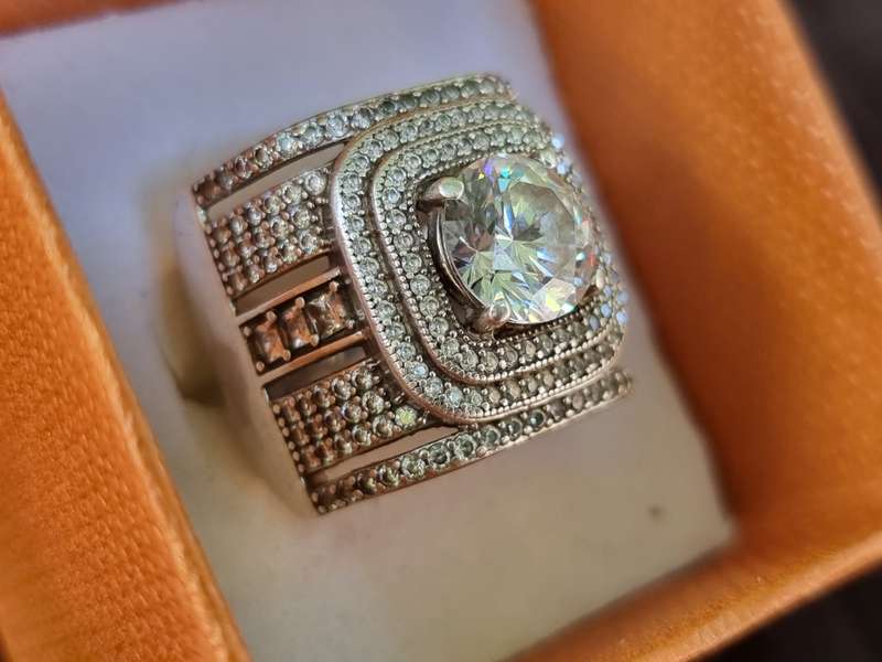 Mordern Design CZ 925 Sterling Silver Ring. ( Genuine Silver. )