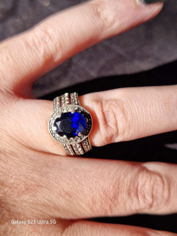"Blue Oval" SAPPHIRE CZ 925 Sterling Silver Ring. ( Genuine Silver. )