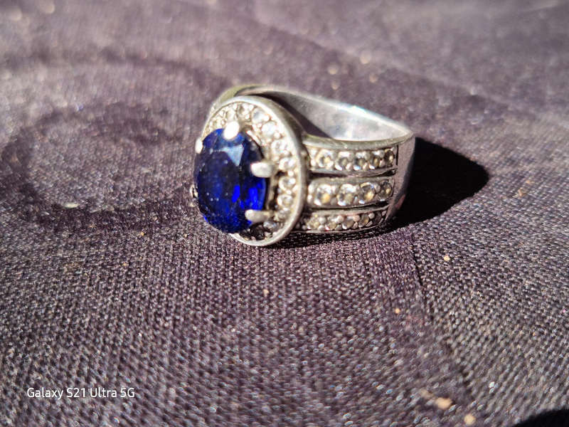 "Blue Oval" SAPPHIRE CZ 925 Sterling Silver Ring. ( Genuine Silver. )