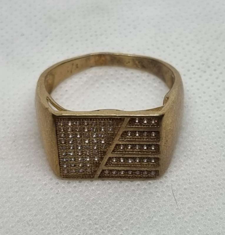 MENS "SIGNET RING" 925 Sterling Silver. Gold Plated ( Genuine Silver.)