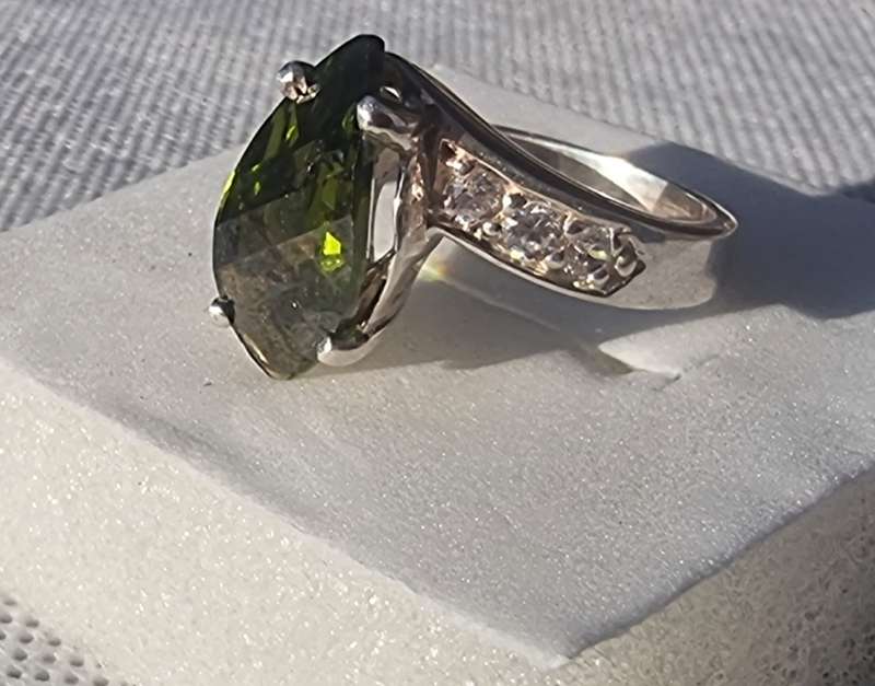Beautiful "{GREEN TORMALINE" Dress Ring Set in 925 Sterling Si[ver. ( Genuine Silver. )