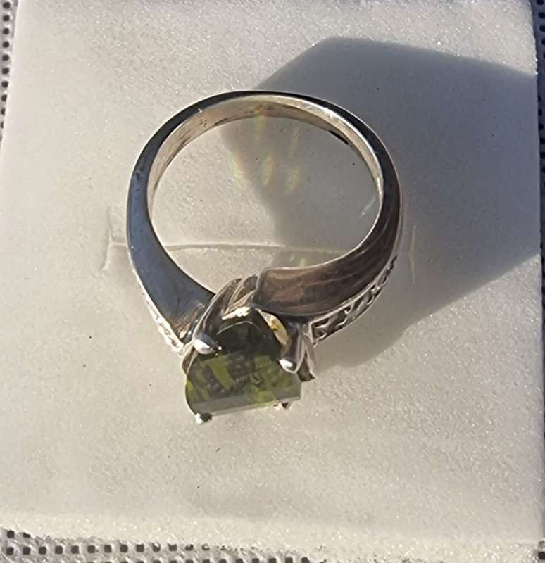 Beautiful "{GREEN TORMALINE" Dress Ring Set in 925 Sterling Si[ver. ( Genuine Silver. )