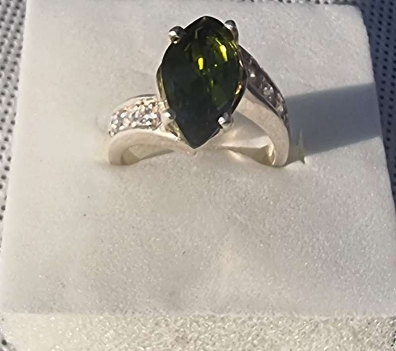 Beautiful "{GREEN TORMALINE" Dress Ring Set in 925 Sterling Si[ver. ( Genuine Silver. )