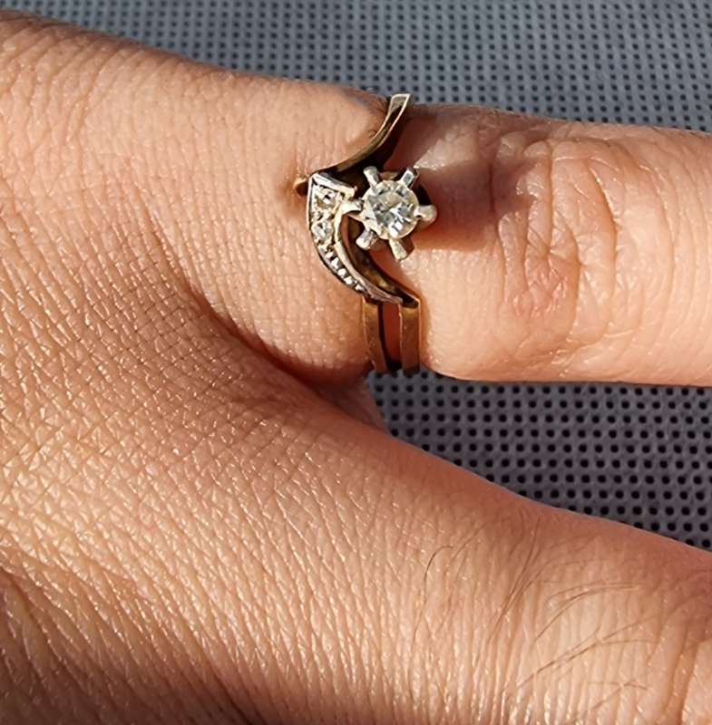 "Natural Diamond" Set in 9ct Yellow Gold Engagement Ring ( Genuine Gold )