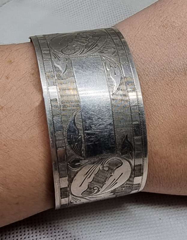 "VICTORIAN" WIDE ENGRAVED" 925 Sterling Silver Bangle.( Genuine Silver. )
