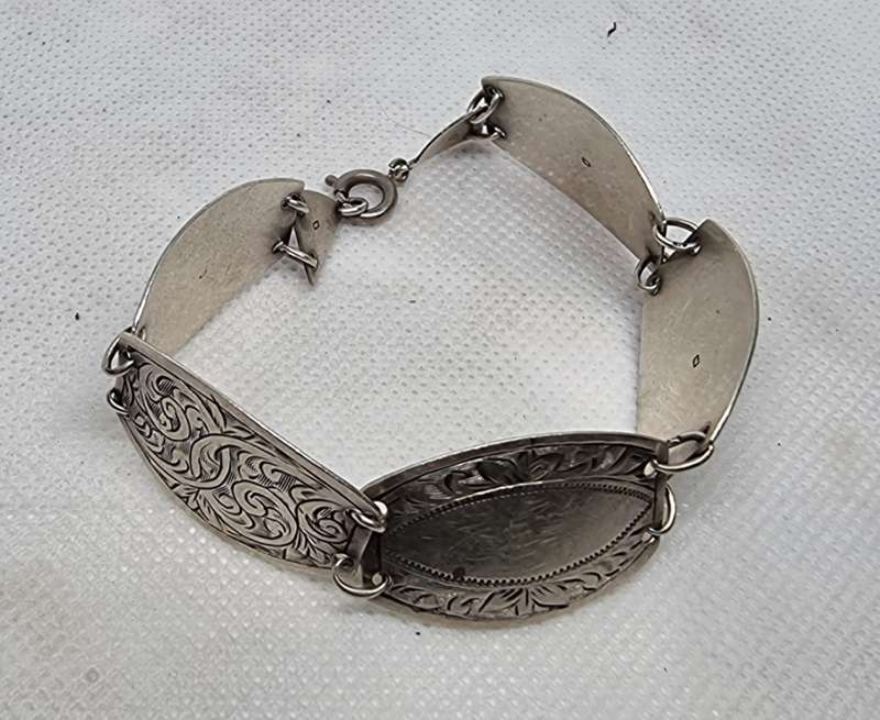 "VINTAGE" Fancy Shaped "ENGRAVED" 925 Sterling Silver Bracelet. ( Genuine Silver.)