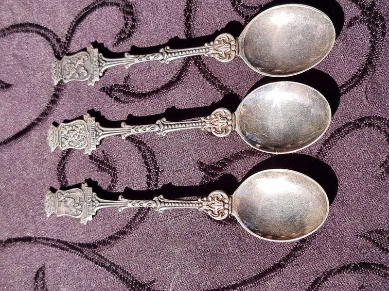 Antique  "SOLID ITALIAN 800 SILVER" Coffee or Tea Cup Holder Set.