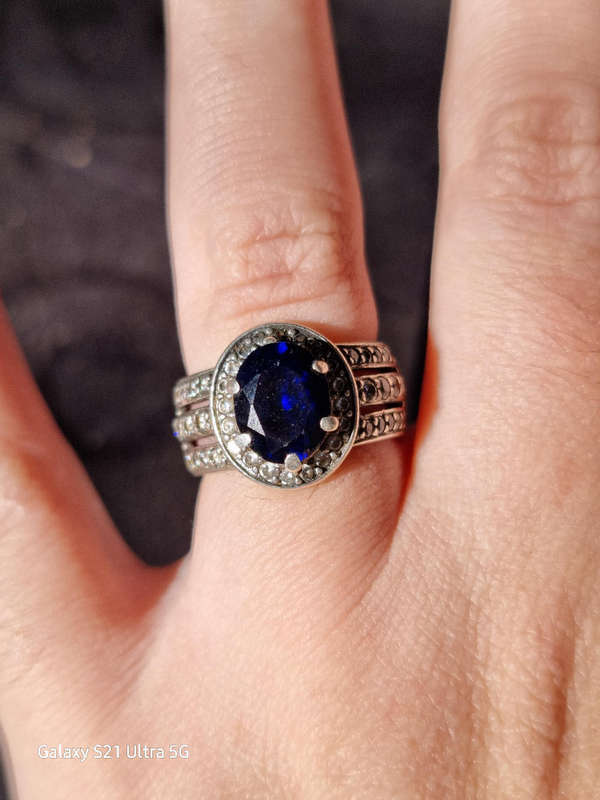 "Blue Oval" SAPPHIRE CZ 925 Sterling Silver Ring. ( Genuine Silver. )