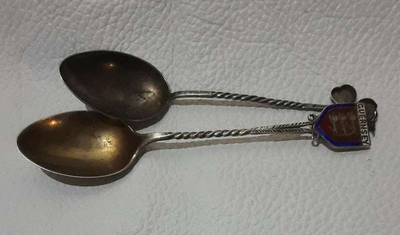 2 X .925 Silver spoons lot 19.4 gr