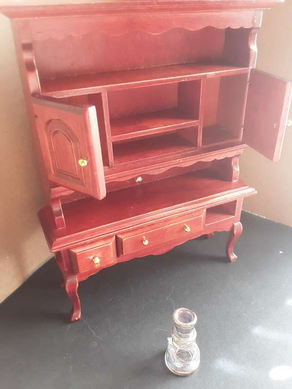 Doll House Furniture sideboard with glass vase