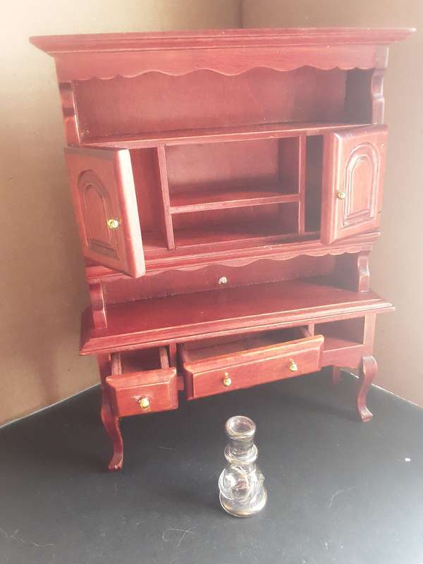Doll House Furniture sideboard with glass vase