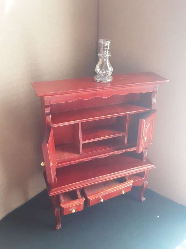 Doll House Furniture sideboard with glass vase