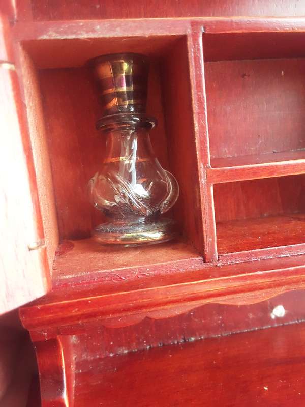 Doll House Furniture sideboard with glass vase