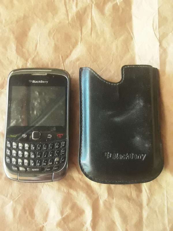 Vintage blackberry cell for spares or repair