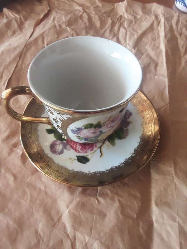Collectable tea cup and saucer see pics please