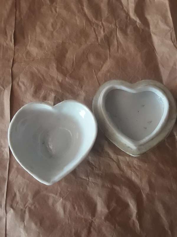 Heart shaped porcelain trinket holder
