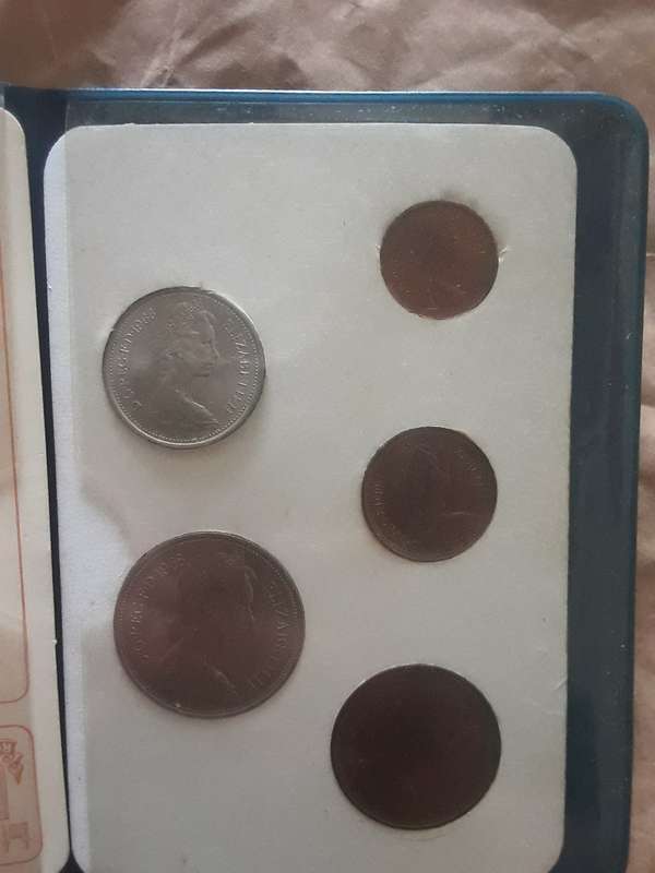 Britain's first decimal coins 1988