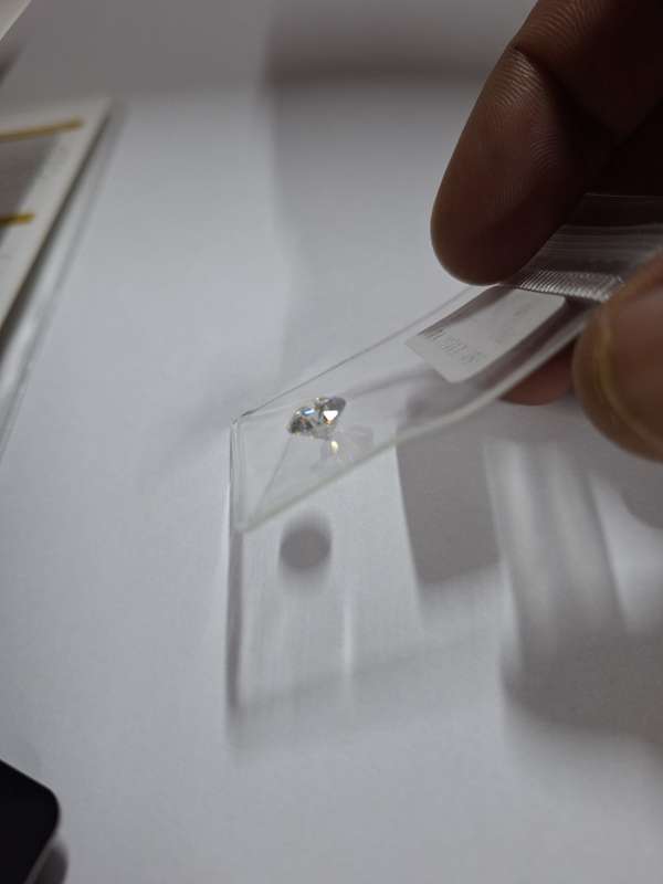 Stunning 2ct Moissanite - Round Cut - Colour D - VVS1