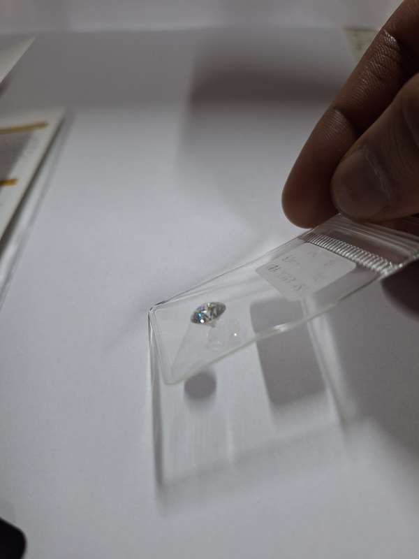 Stunning 2ct Moissanite - Round Cut - Colour D - VVS1