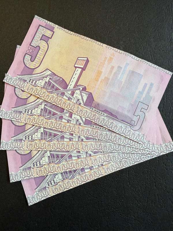 Stals R5 - 5 uncirculated notes available - bid is per note