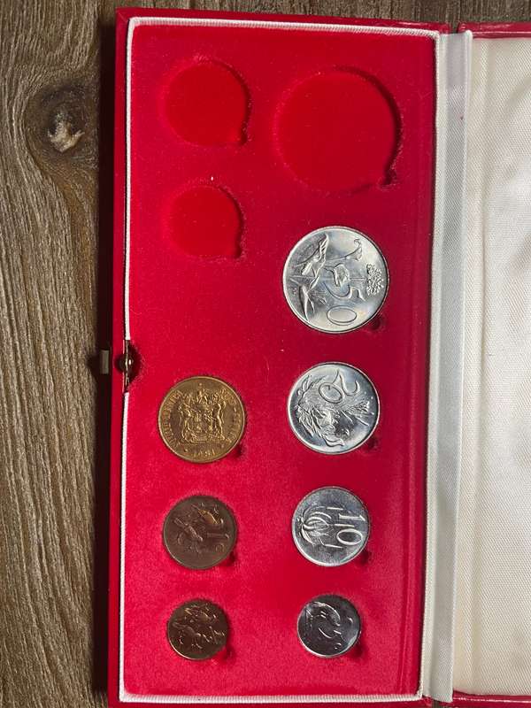 1981 - llong proof set - no gold or silver R1 - generic photo