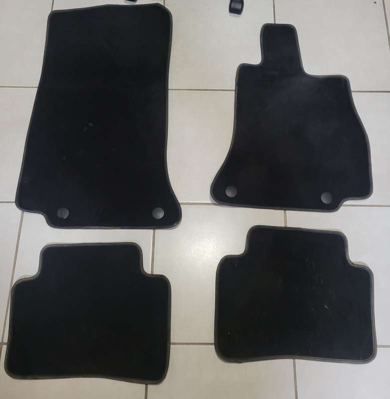 Mercedes-Benz C180 Mat set