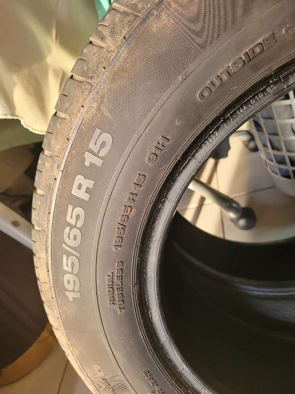 2x Continental 195/65R15 Tyres