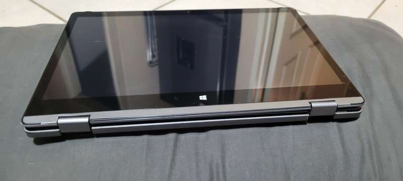 Mecer Fundi 2in1 Touchscreen Laptop
