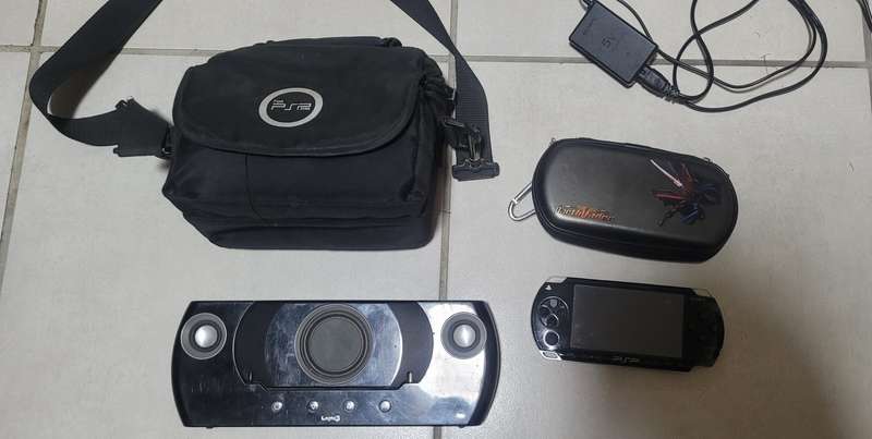 Big PSP Bundle !! 25 Games Carry Case