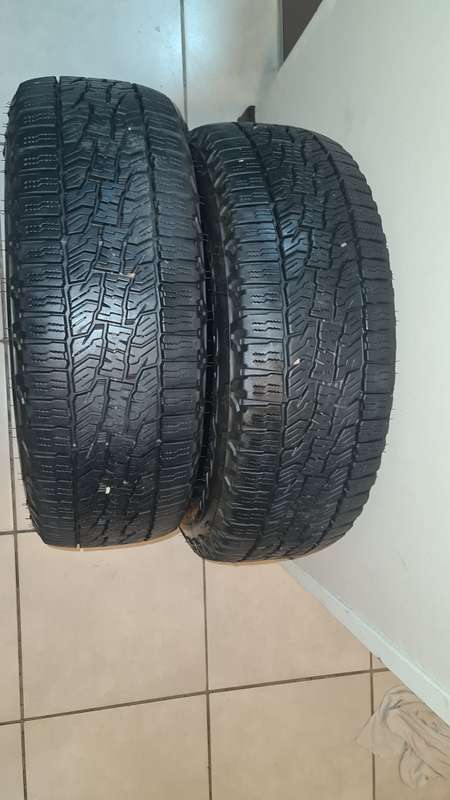 Falken 2x 215/60R17 tyres