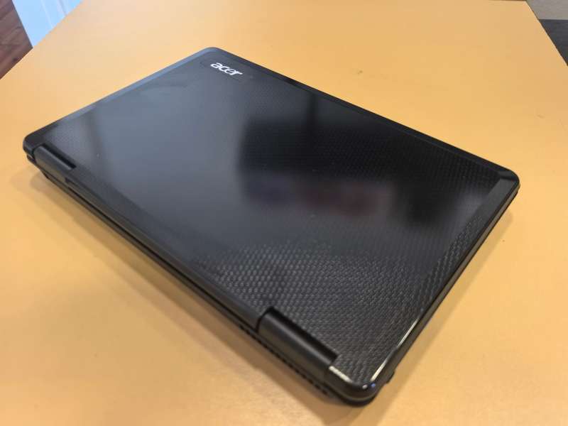 Acer Aspire 5734z - Intel Pentuim T4500 @2.30GHz- 4GB RAM - 320GB HDD -BRAND NEW BATTERY