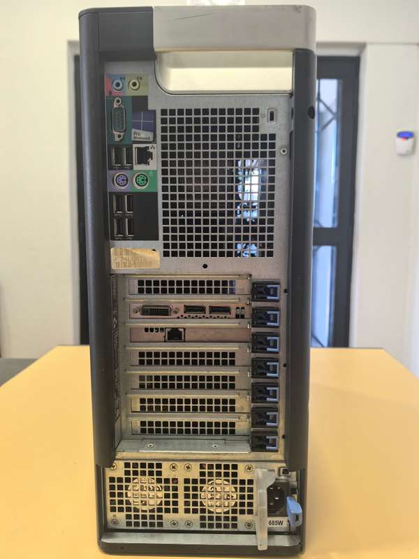 Dell Precision T3610 Xeon E5-1607 v2 32GB DDR3 256GB SSD 3 x 1TB HDD NVIDIA Quadro 4000 685W Power