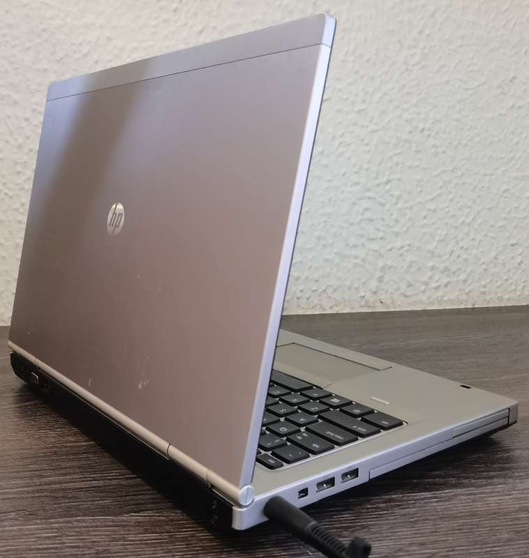 HP EliteBook 8470P - Intel Core i5-3320M @ 2.60GHz - 4GB RAM - 500GB HDD