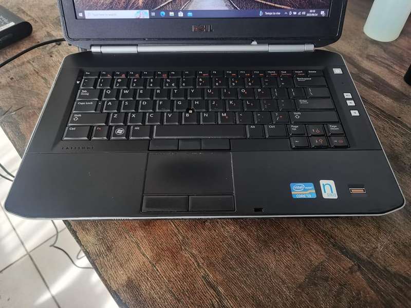 Dell Latitude E5420 - Intel Core i3-2310M @ 2.10GHz - 4GB RAM - 500GB HDD