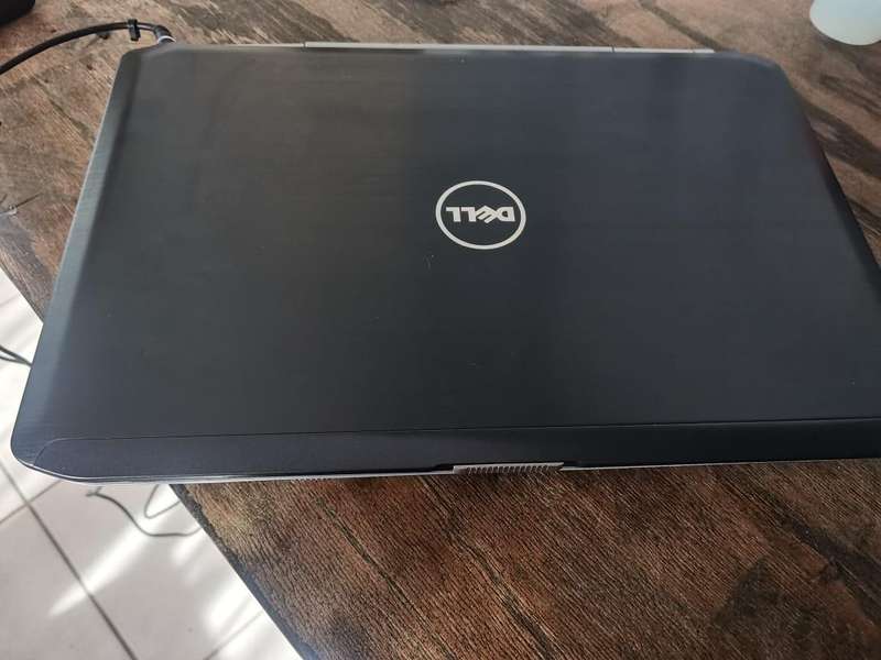 Dell Latitude E5420 - Intel Core i3-2310M @ 2.10GHz - 4GB RAM - 500GB HDD